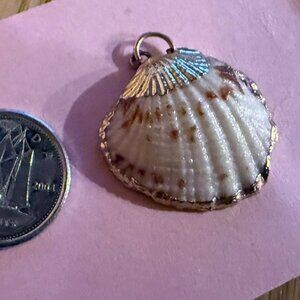 Beautiful Vintage Shell Pendant